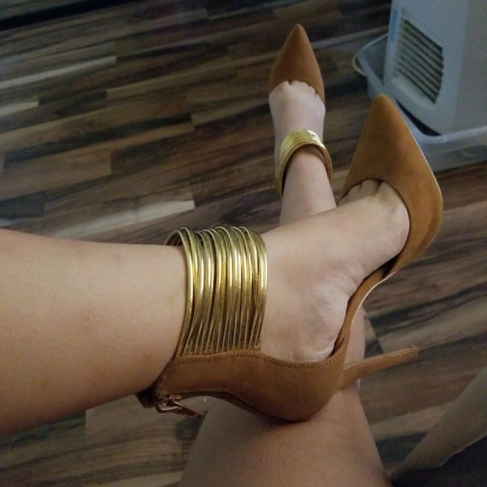 Shoe republic LA Sexy camel color heel